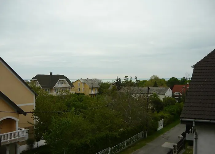 Fuevesi Vendeghaz 3*